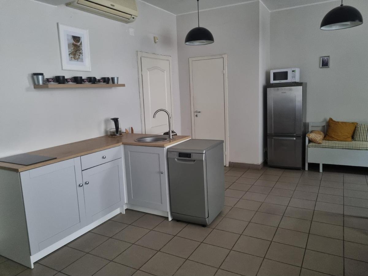 Camellia Studio Apartment & Parking Riga Eksteriør bilde